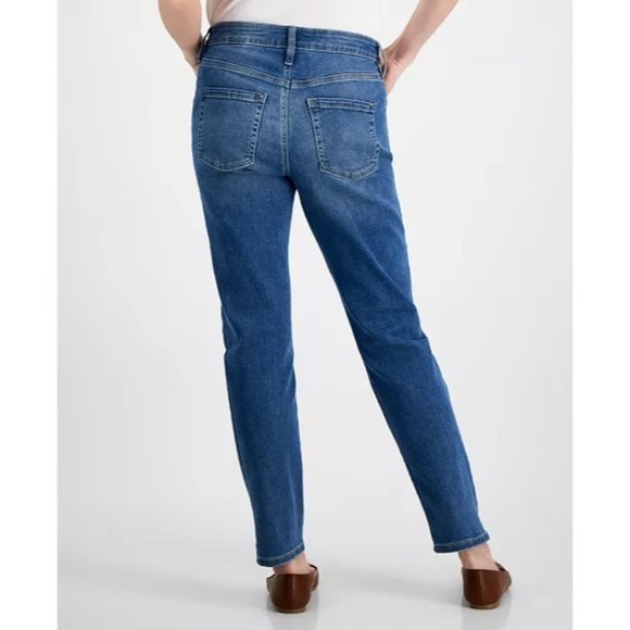 Style & Co Slim Leg Jeans Mid Rise Slimming Pocket Denim Size 16‎ NWT - Picture 2 of 10